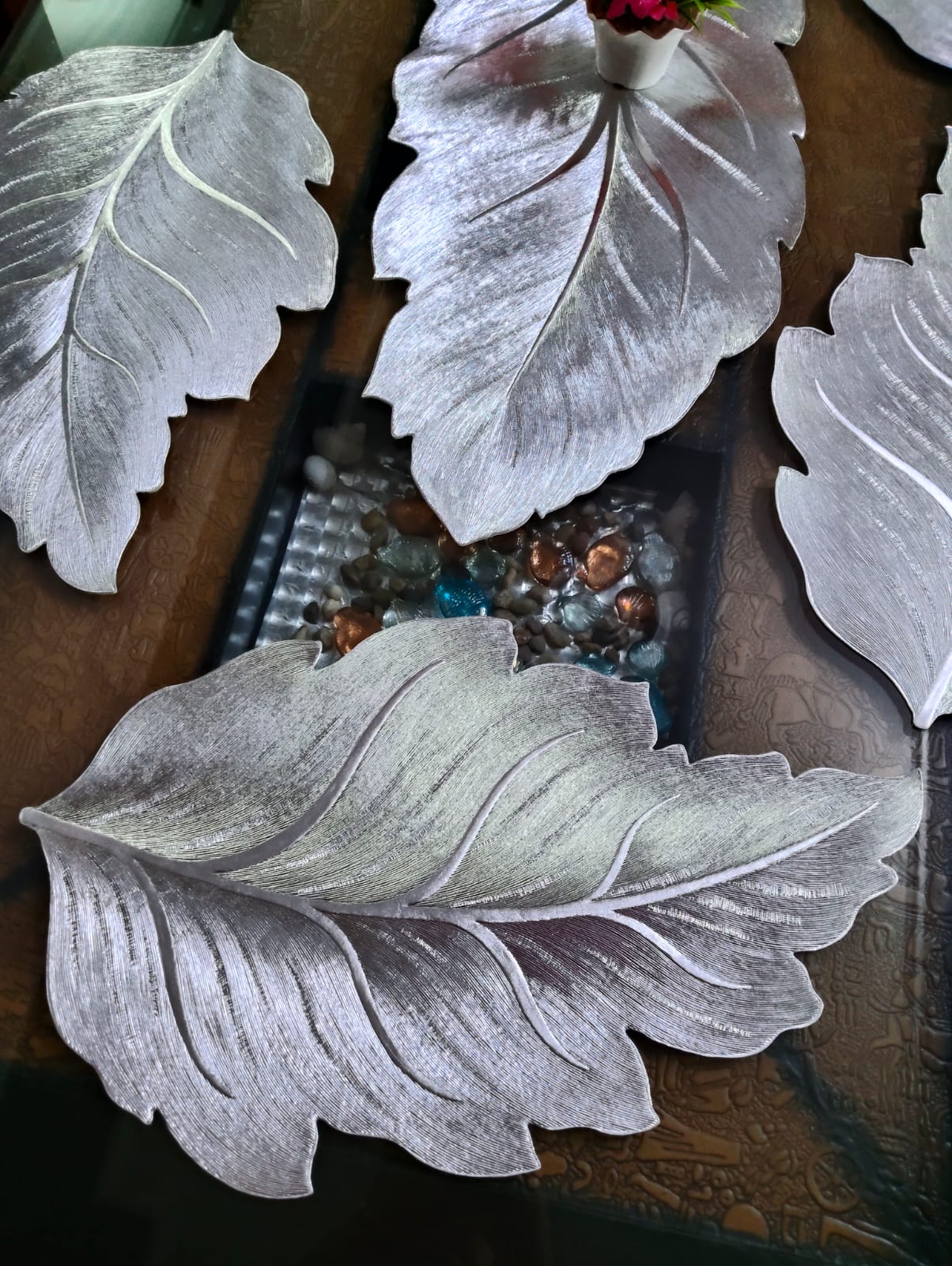 Leaf Design Dining Mats & Runner Combo - Silver