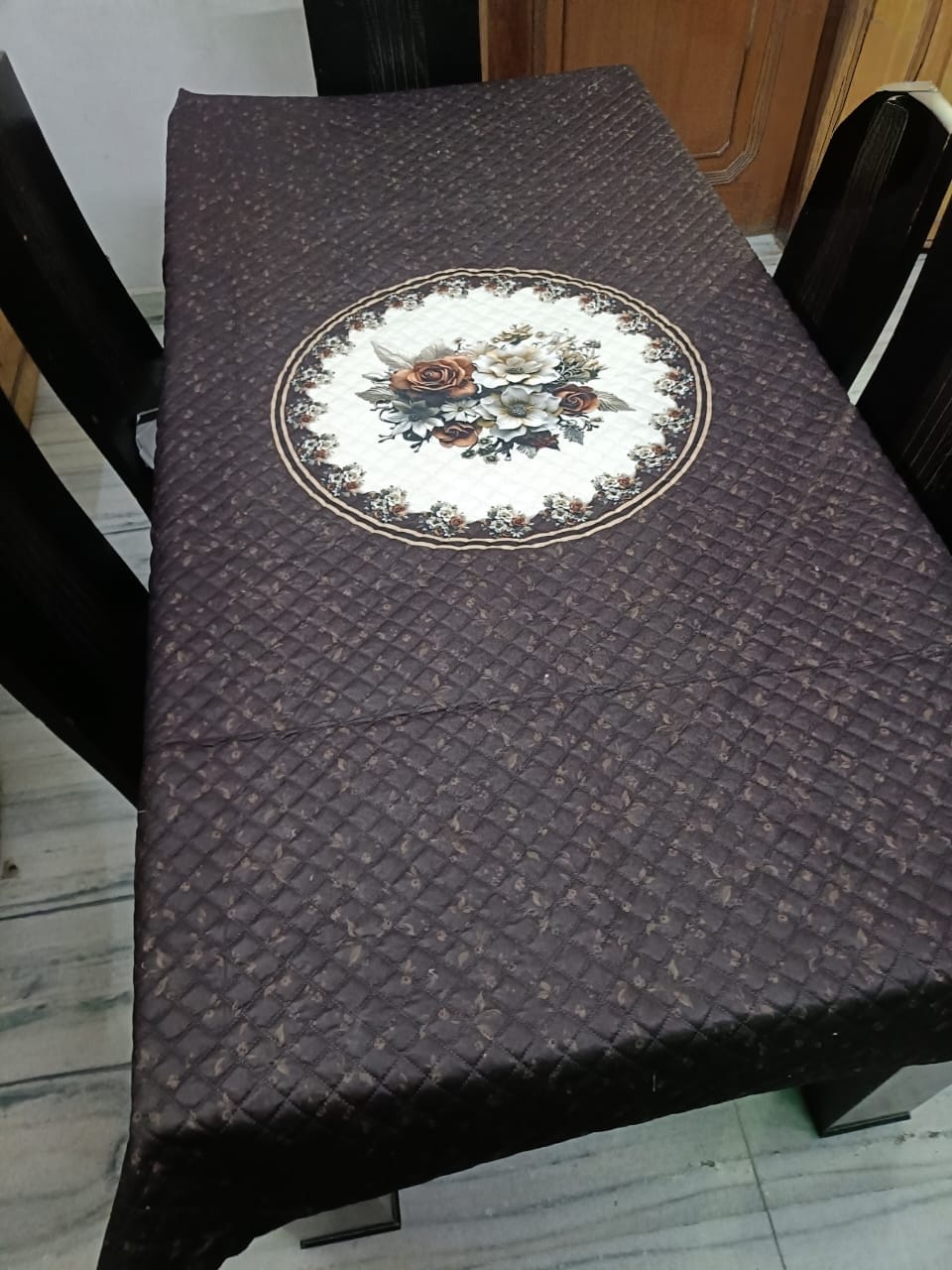 Quilted 6 seater Dining Sheet
